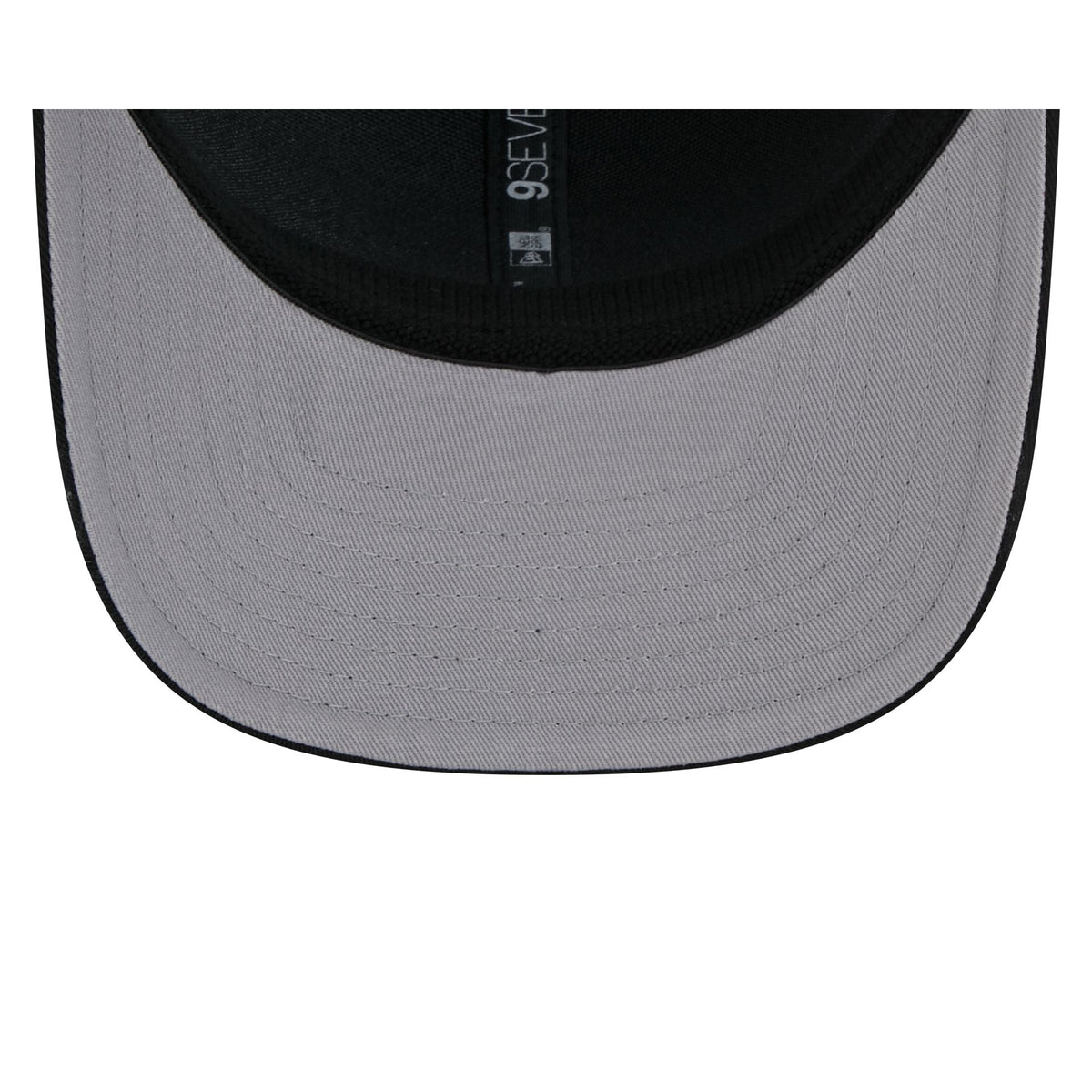 Vancouver Canucks Black Team 9SEVENTY Trucker Hat